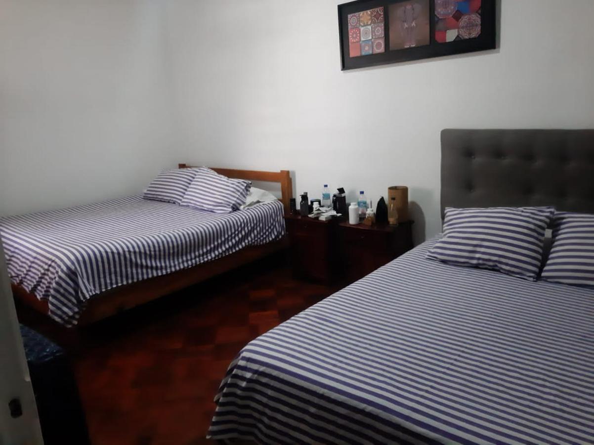 Atacama Hostel Backpackers Santiago del Cile Esterno foto