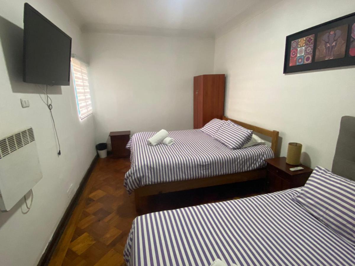 Atacama Hostel Backpackers Santiago del Cile Esterno foto